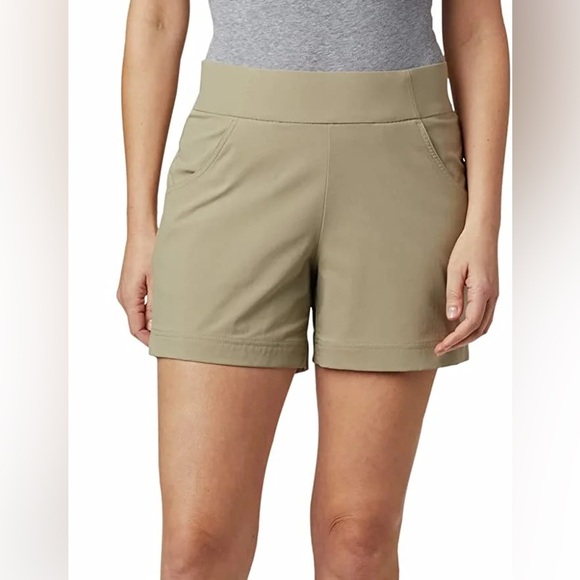 Columbia Pants - Columbia Women's Anytime Hiking Shorts size medium, women’s green fishing shorts